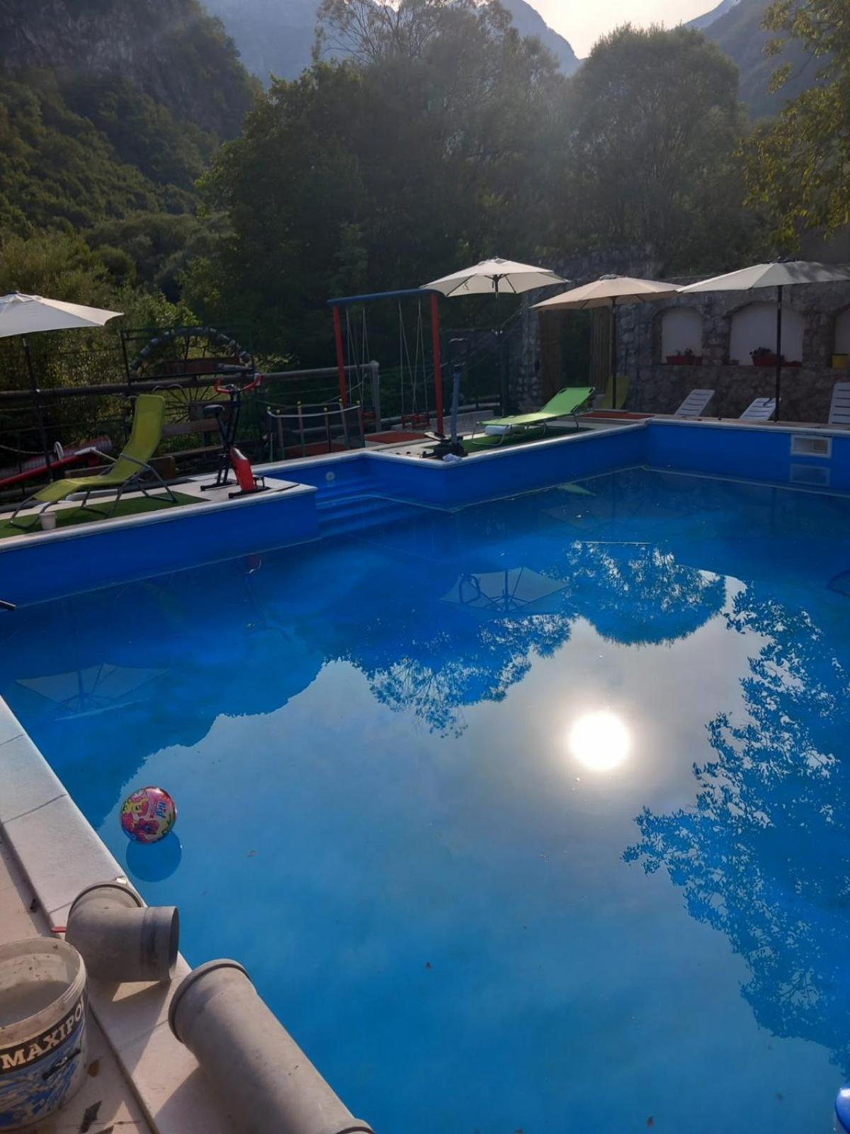 Vila Kuca Za Odmor Sa Bazenom Diva Grabovica Jablanica Exteriér fotografie